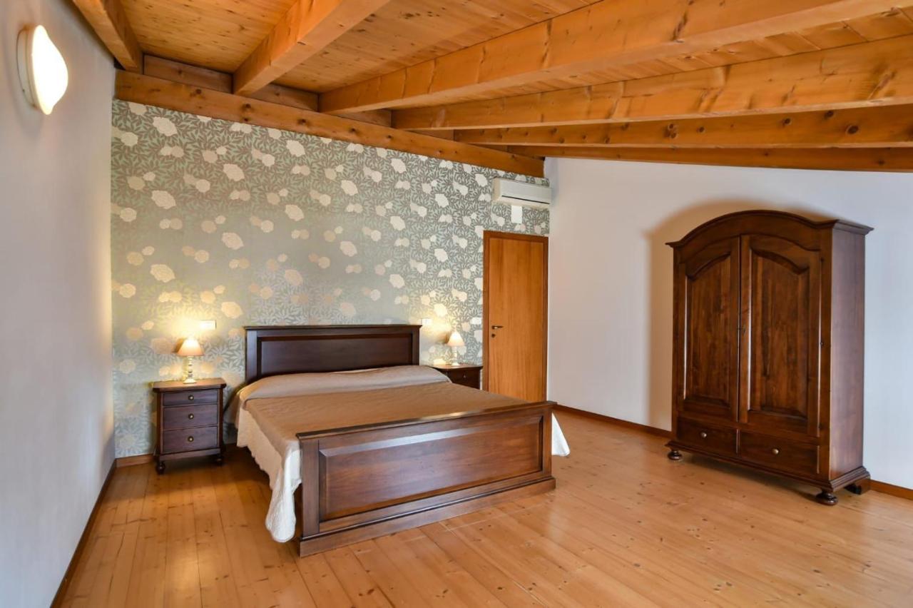 Agriturismo Colombare Teboi ラツィーゼ エクステリア 写真